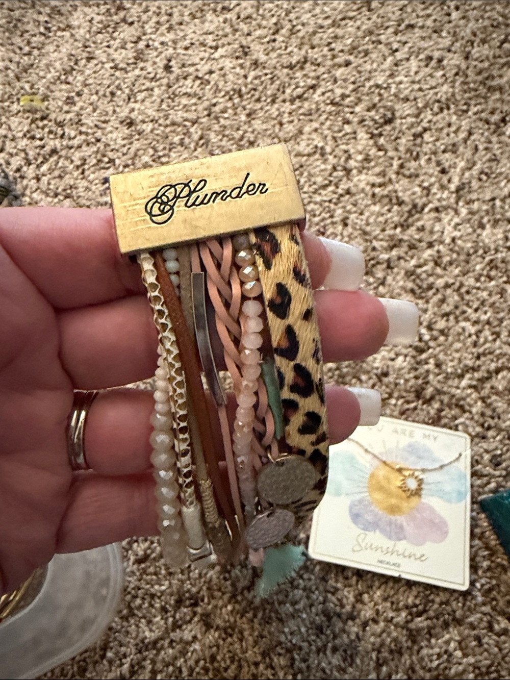 Lot of Gold Tone Jewelry - Picture 6 of 15